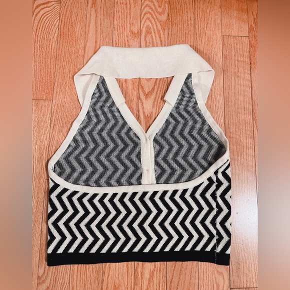 Clothes - Picture 2 of 10